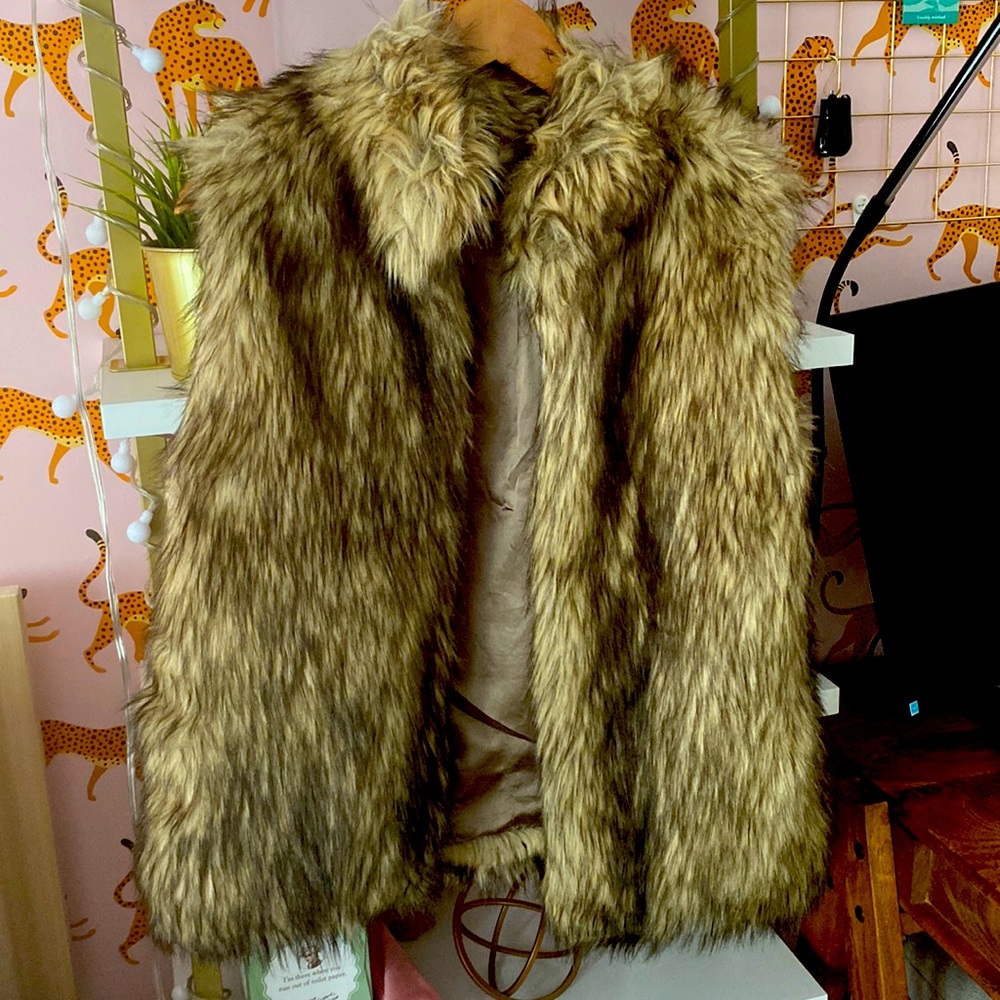 Eddie Bauer Faux Fur Size L Vest